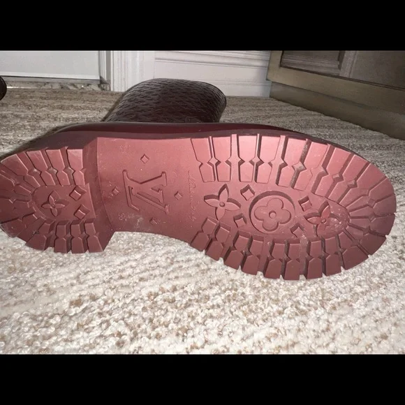 Authentic Louis Vuitton burgundy rain boots - Picture 2 of 6